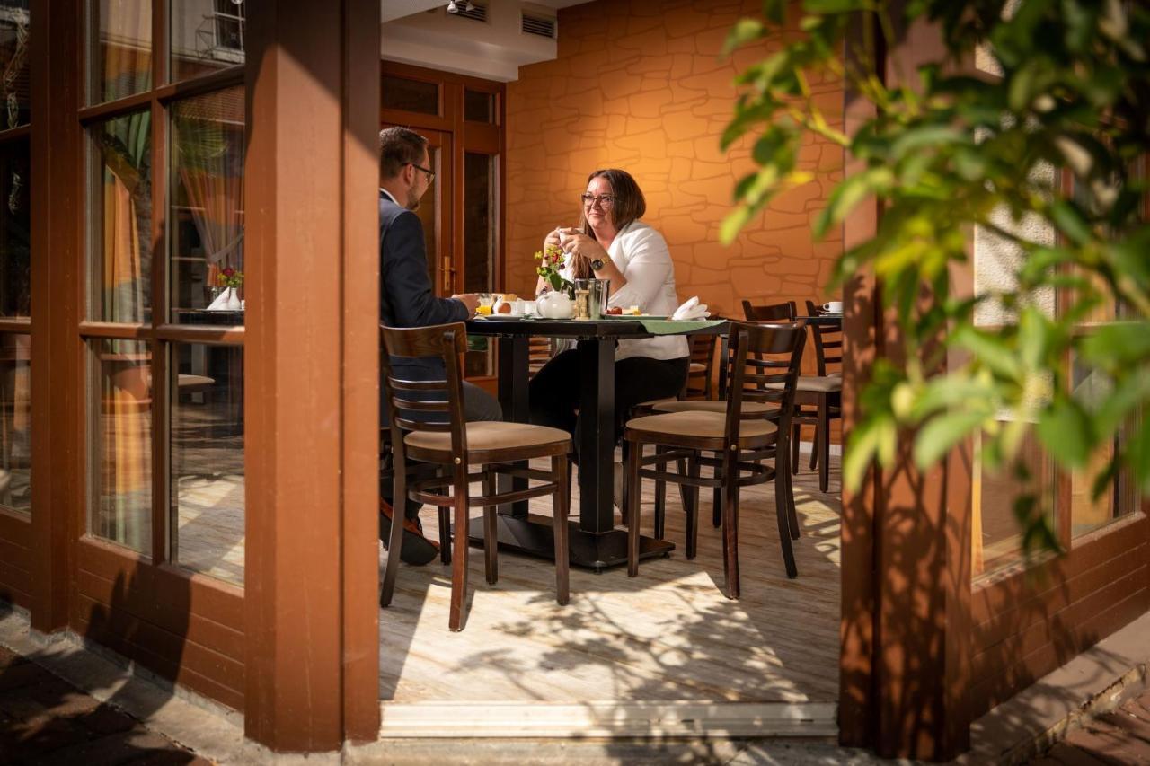 Schmölln Hotel Reussischer Hof מראה חיצוני תמונה