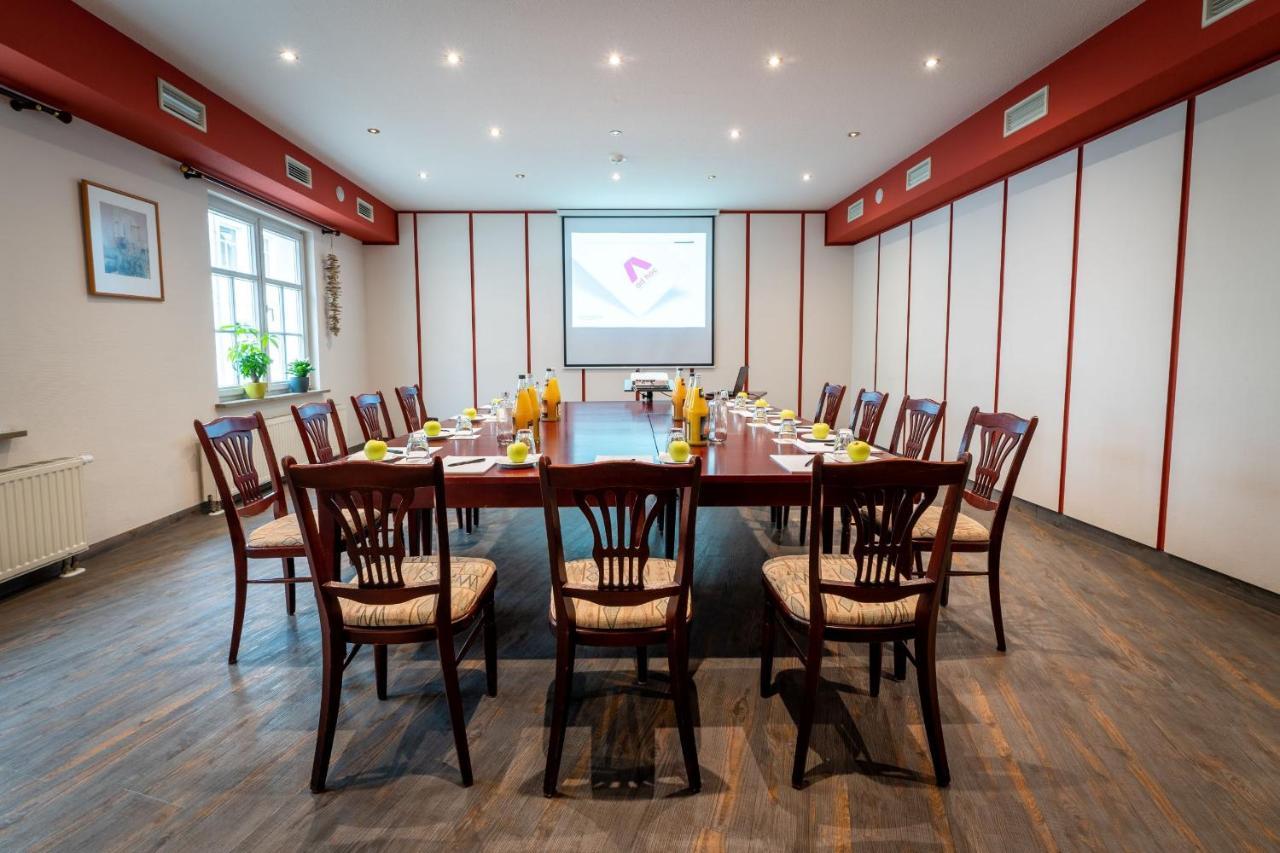 Schmölln Hotel Reussischer Hof מראה חיצוני תמונה