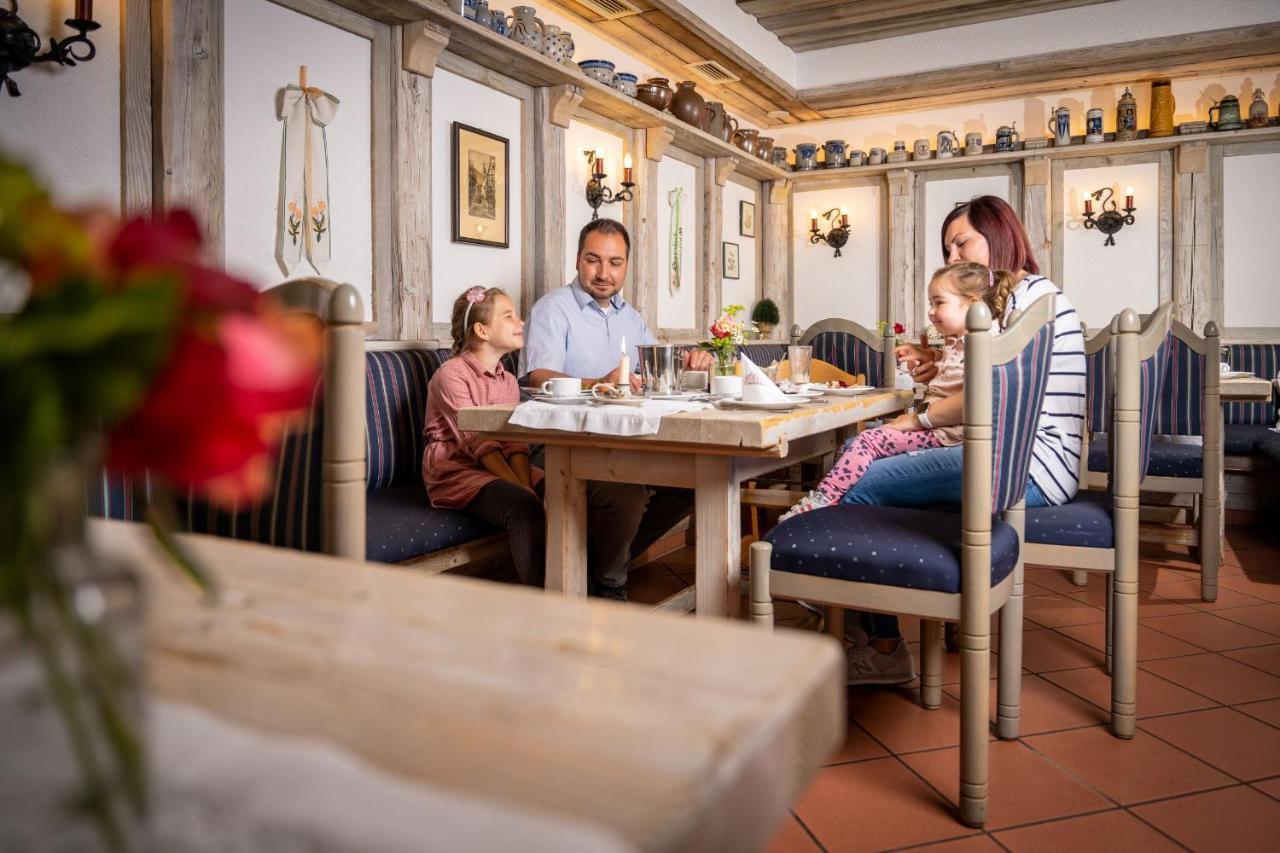 Schmölln Hotel Reussischer Hof מראה חיצוני תמונה