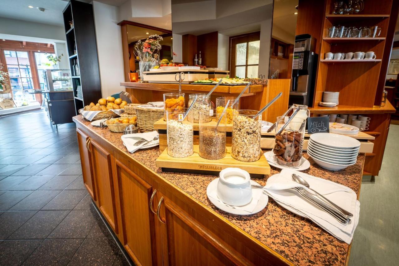 Schmölln Hotel Reussischer Hof מראה חיצוני תמונה