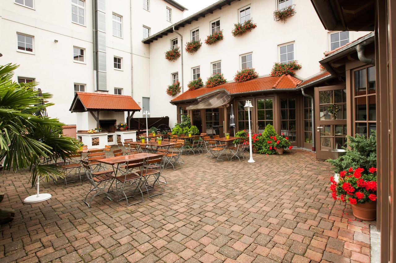 Schmölln Hotel Reussischer Hof מראה חיצוני תמונה