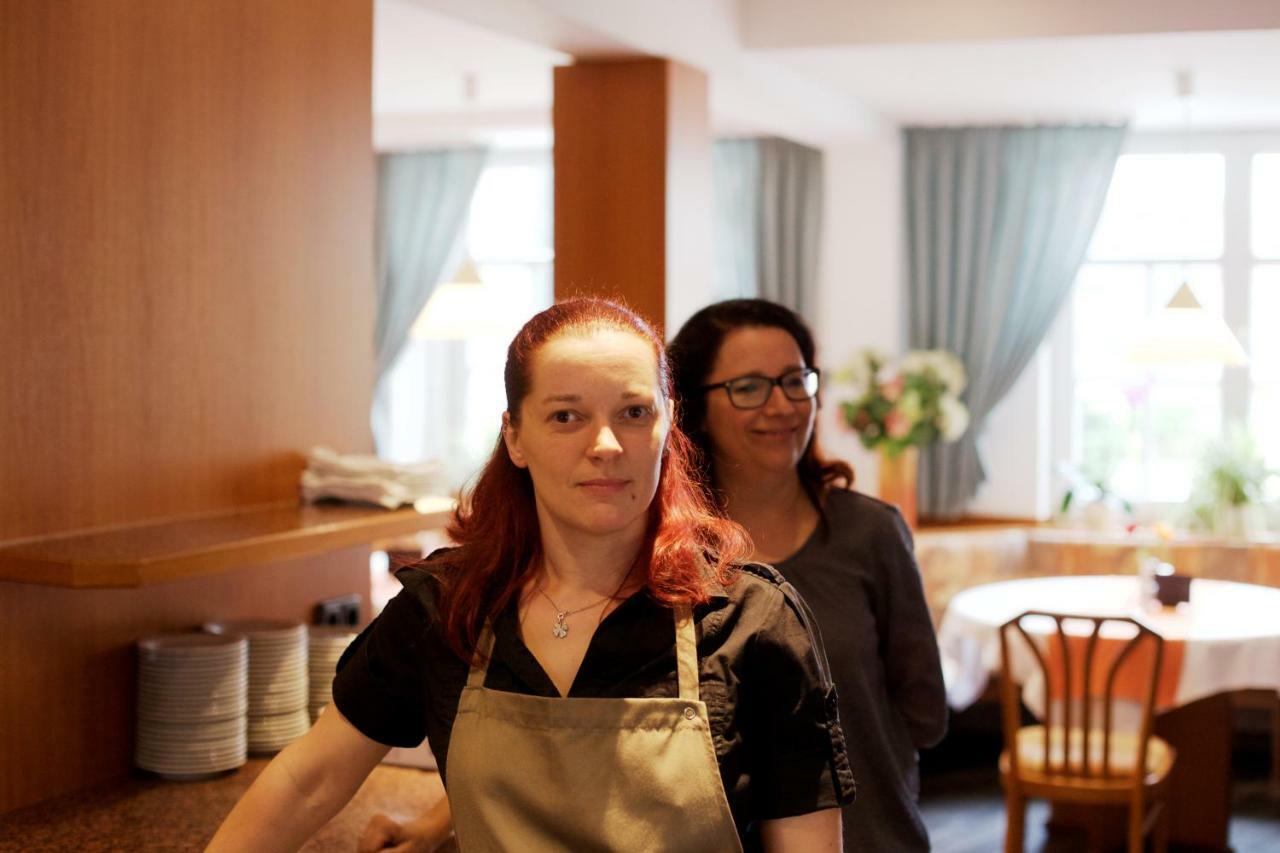 Schmölln Hotel Reussischer Hof מראה חיצוני תמונה
